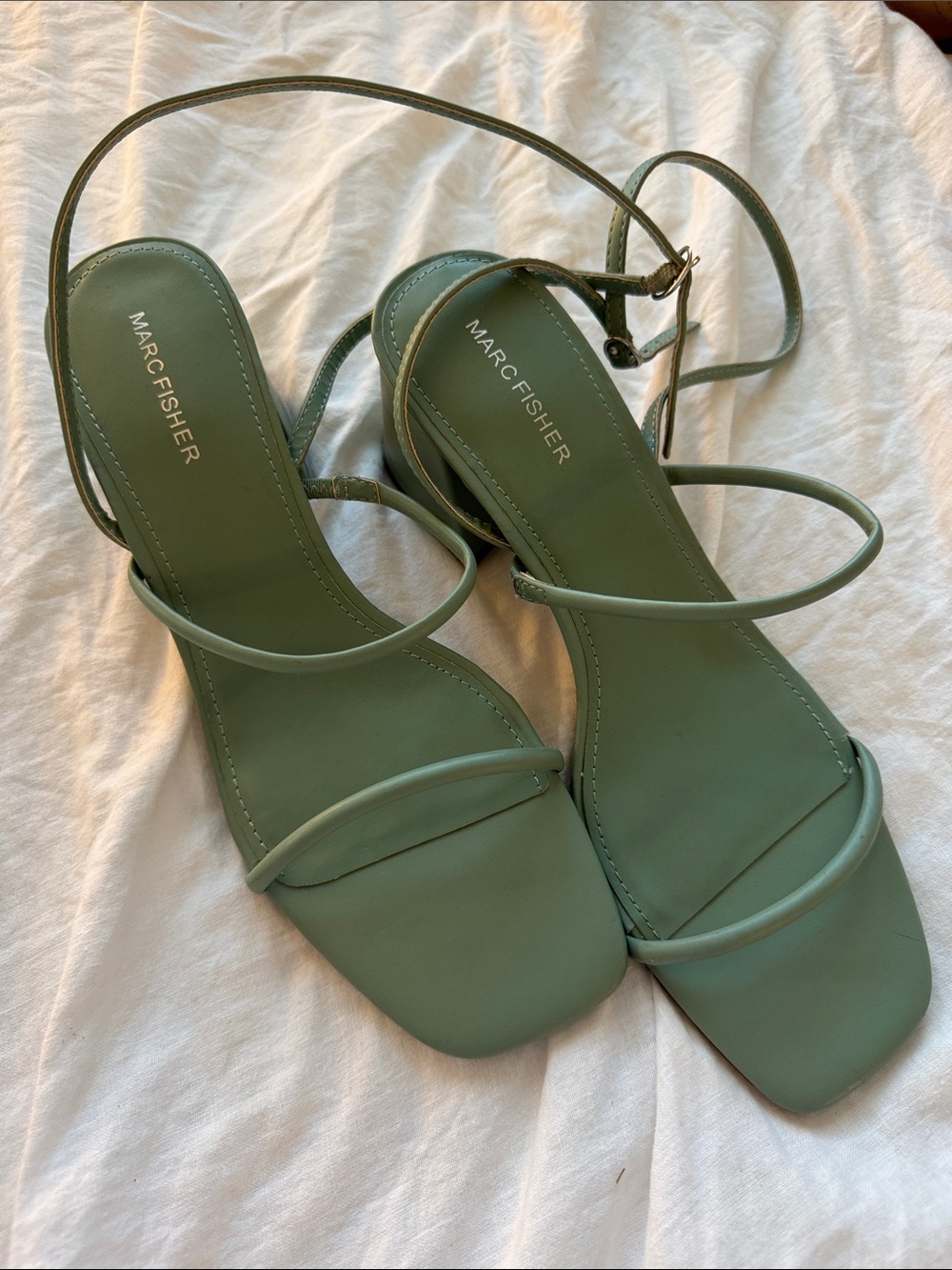 Marc Fisher Teal Blue Faux Leather Strappy Kitten Heel Sandals Size 10